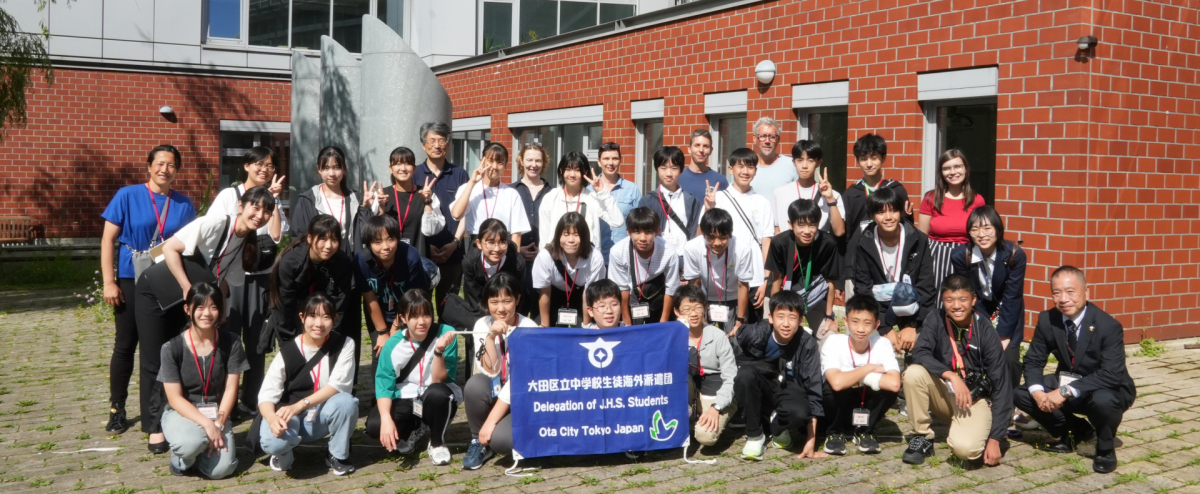 The guests from Japan and colleagues from the MPIMM. (© Akira Morita)