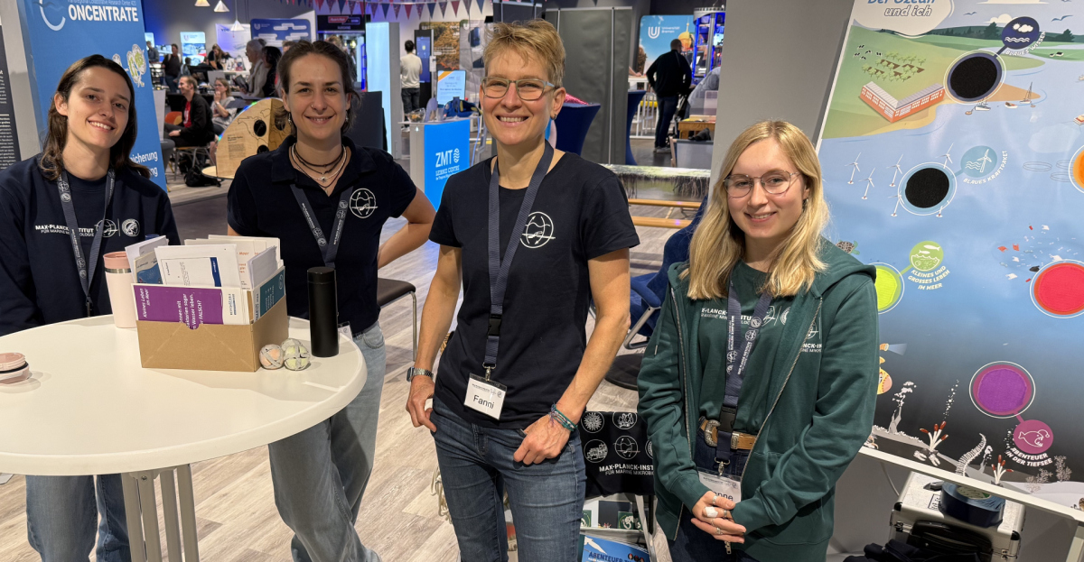 Helferinnen am Stand